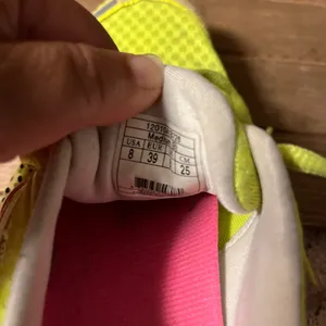 Brooks cadence neon yellow running shoes size 8 bg thumbnail 10