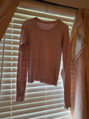 Lululemon Swiftly Tech Long Sleeve thumbnail 2