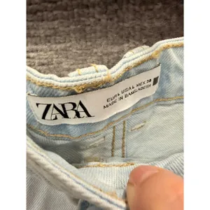Zara Women Denim Mini Skirt Size L Light Blue Distressed Raw Hem 5-Pocket thumbnail 5