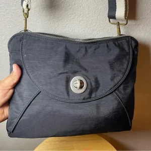 Baggallini Rio Crossbody Bag thumbnail 1