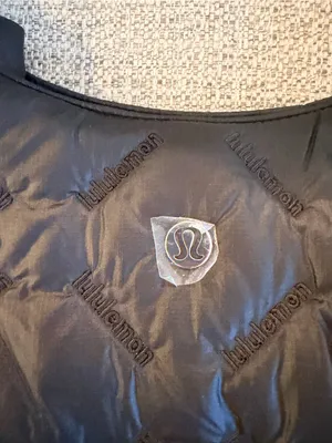 Lululemon Quilty Pleasures Shoulder Bag 14L black Sold out online NWT thumbnail 9