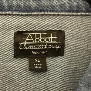 Abbott Elementary Teachers Edition‎ Vol 1 Denim Jacket Medium Wash XL 123-J178 thumbnail 4