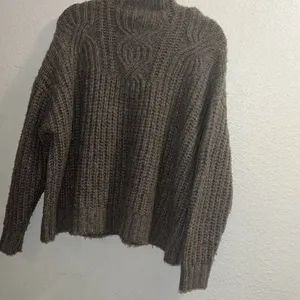 ✨AERIE Cable Mock Neck Laine Wool Grey Sz Medium Sweater✨ thumbnail 5