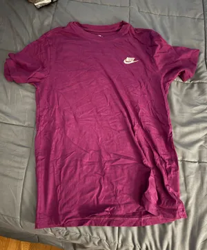 Nike shirt thumbnail 1