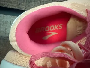 Brooks shoes Ghost Max 9 Pink thumbnail 6