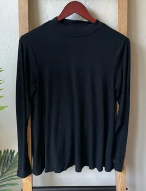 Old Navy Black Luxe Ribbed Long Sleeve Top thumbnail 1