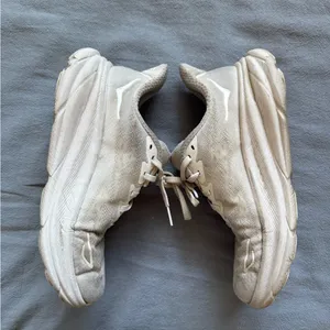 Hoka White cliffton 9 running shoes thumbnail 2