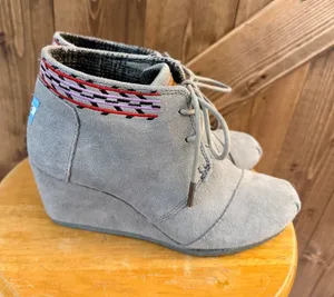 TOMS Women’s 6.5 Gray Suede Wedge Ankle Booties Lace Up Embroidered thumbnail 1