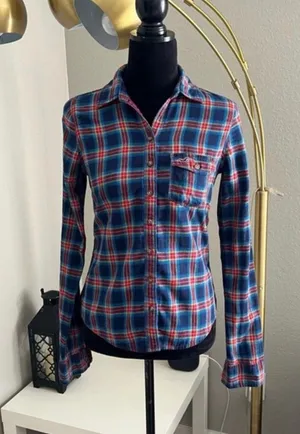 Hollister Womens Long Sleeve Button Down Plaid Shirt Size Small thumbnail 1