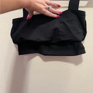 Fabletics Black Stretch Crop Tank thumbnail 3