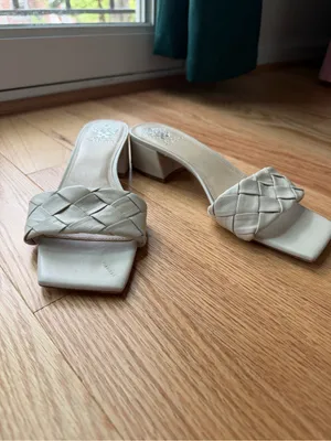 Vince Camuto Ivory Woven Square Toe Block Heel Sandals Size 10 thumbnail 3