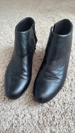 Black leather boots Munro size nine real leather thumbnail 4