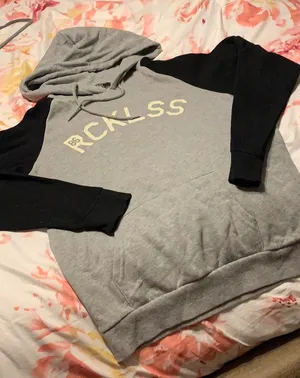 Sweatshirt thumbnail 1