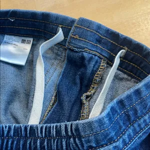 Uniqlo Wide Leg Denim Jeans - Dark Blue thumbnail 5