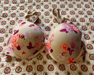 Victoria’s Secret PINK Floral Neon T Shirt Bra size 34DD thumbnail 1
