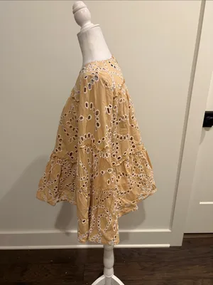 Tuckernuck Tan and White Eyelet Top Sz M thumbnail 2