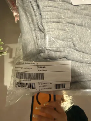 Alo Sweatpants Yoga Accolade Straight Leg Grey thumbnail 3