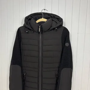MICHAEL Michael Kors Ultra‎ light weight Black Puffer Jacket with Knit Sleeves M thumbnail 4