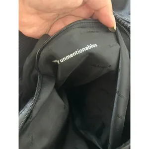 Lululemon Out of Range Black Duffle Overnight Gym Weekender Bag Unisex thumbnail 12