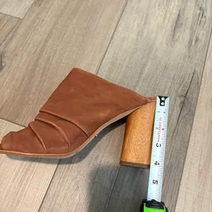 GIANNI BINI Korran Crinched Leather Mule‎ Wooden Block Heels Brown size 9 thumbnail 8