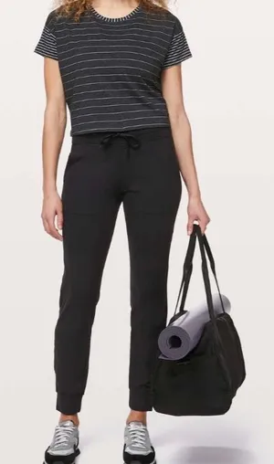 LULULEMON- Ready To Rulu Pant 29” Black Size 4 thumbnail 1
