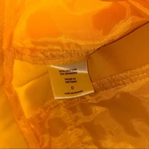 New York & Co Size 0 Bright Yellow Women's Shorts thumbnail 8
