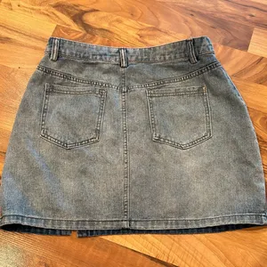 Women’s size medium‎ Gilli brand denim skirt thumbnail 4