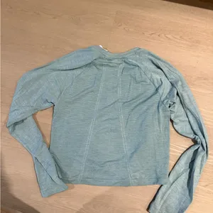 Under Armour  Long Sleeve Fitted Tee thumbnail 3