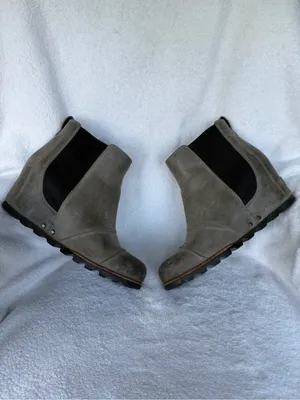 SOREL Joan of Arctic Lea Wedge Olive Green Leather Chelsea Booties Womens US 9 thumbnail 6
