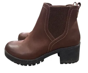 Eastland Tamara Women's 8.5 Black Leather Chelsea Boots Slip On Ankle Classic thumbnail 1