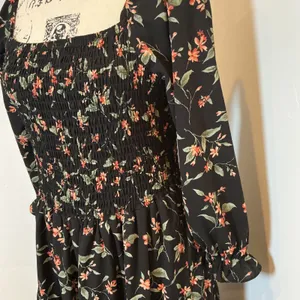 Socialite Floral Smocked Tiered Midi Dress Black Peach Long Sleeve Size M thumbnail 2