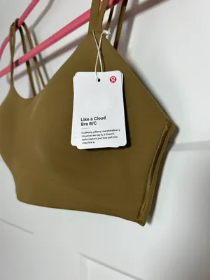 Lululemon Size 6  Like a Cloud Bra thumbnail 2