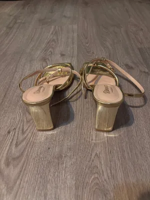 Gold Heels Size 7.5 thumbnail 2