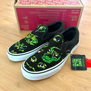 Vans Classic Slip-On 'Eyes In The Dark' Women 8.0 US thumbnail 4