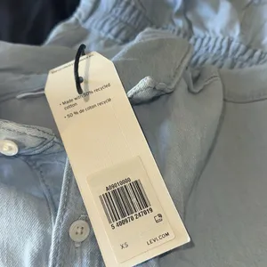 NWT LEVIS Roomy Overalls Romper Female Levis Light Jeans Color thumbnail 8