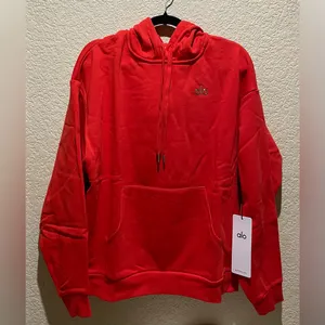 ALO Yoga NWT Accolade Hoodie Bright Red Color Unisex Oversized Size M thumbnail 4