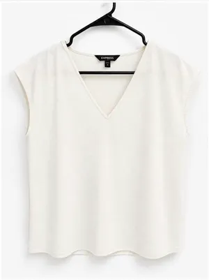 Express White V-Neck Cap Sleeve Textured Shell Blouse - Size M thumbnail 3