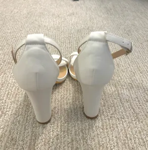 White 3 Inch Heels Size 7.5 thumbnail 3