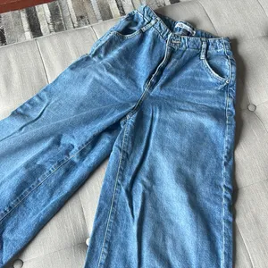 Zara Wide Leg Cropped‎ Blue Denim Jeans thumbnail 1