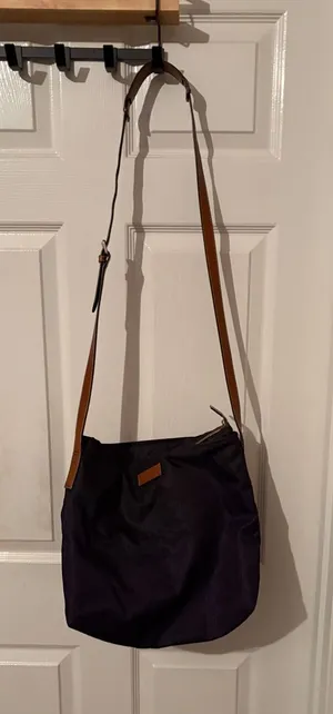 Gucci Gg Crossbody Tote Bag in Navy with Tan Strap thumbnail 1