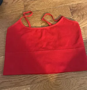 Garage Red Tank Top Cropped thumbnail 1