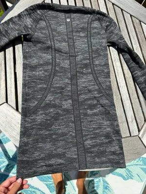 lululemon athletica Charcoal Heather Seamless Long-Sleeve Top thumbnail 4