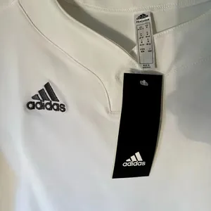 Adidas Women’s Top Jersey w Button And Vented Underarm NWT. thumbnail 3