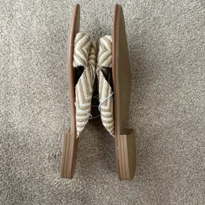 Universal Threads Louise Knotted Sandals Size 6 thumbnail 4