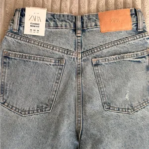 NWT Zara Classic Mom Fit Blue Denim Jeans thumbnail 6