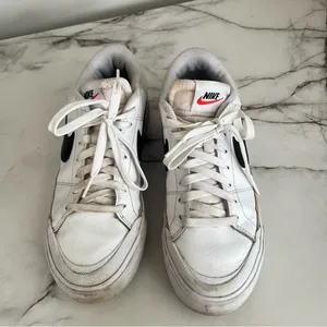 Nike Court Legacy Lift Platform Sneakers Size Womens 8 thumbnail 4