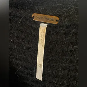 Free People Black Wool Alpaca Blend V-Neck‎ Oversized Sweater Size XS thumbnail 3