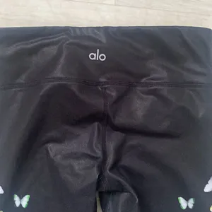 Alo Yoga Women's Black Multicolor Butterflies Ankle Compression Leggings Sz XS thumbnail 10