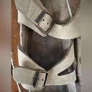 Birkenstock women’s sandals with Soft Footbed. Size 39 thumbnail 5