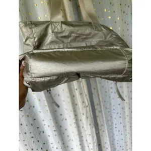 Juicy Couture Metallic 8 Compartment Medium Tote Shoulder Bag With Charm thumbnail 4